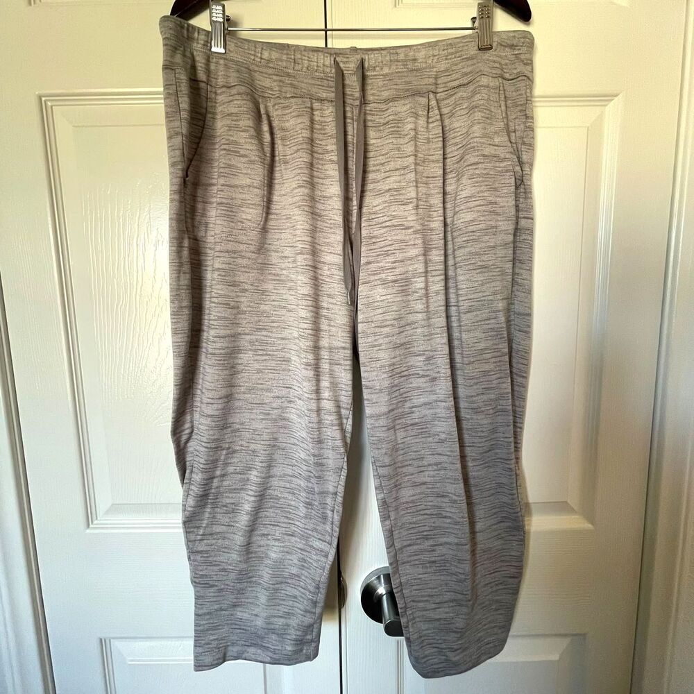 Secret Treasures Womens Size XL (16-18) Heather Gray Cropped Jogger Pants Lounge - Picture 2 of 8